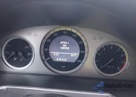 2010 Mercedes-Benz Glk 350 4Matic z USA, uszkodzony, nr VIN WDCGG8HB0AF257621